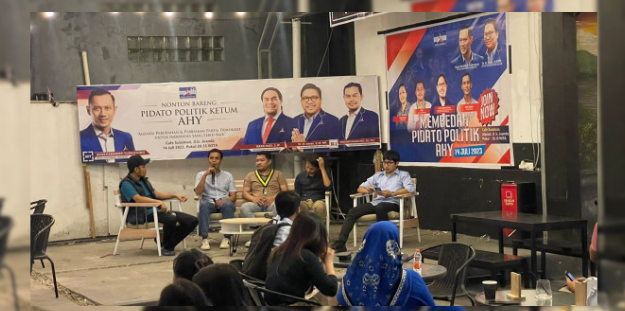 Partai Demokrat bersama generasi muda nonton bareng dan diskusi pidato ihwal kepemimpinan di Kota Samarinda (kolase)