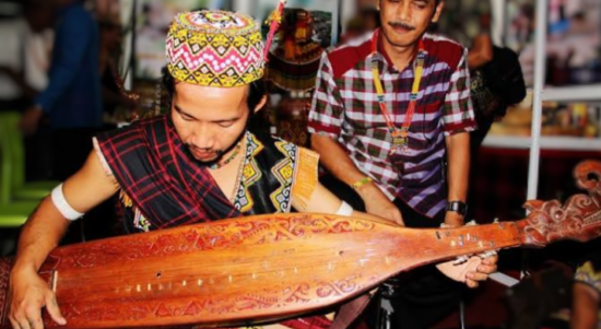 Alat musik tradisional Dayak Kalimantan Timur, Sape atau Sampe (diskominfokaltim)