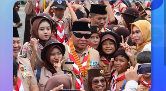 Gubernur Kalimantan Timur Isran Noor dalam Upacara Besar Peringatan Hari Pramuka ke-62 di halaman parkir BSCC Dome (instagram.com/diskominfoprov.kaltim)