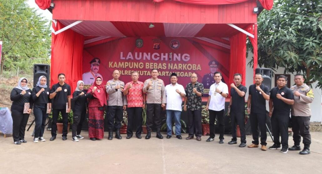 Launching Kampung Bebas Narkoba di Tenggarong Kabupaten Kutai Kartanegara (polreskukar)