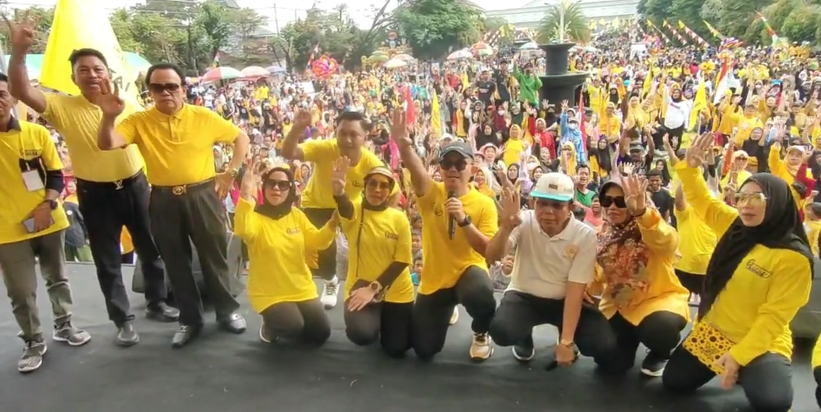 Jalan sehat di Samarinda Kalimantan Timur (Kaltim) yang diinisiasi oleh dr. Andi Satya (YouTube.com/gerakanaktualTV)