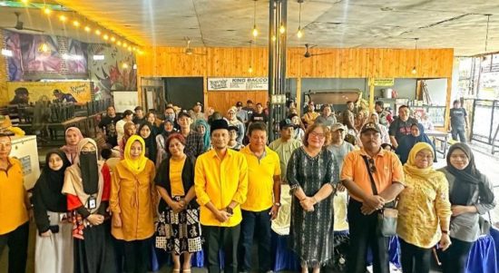 Anggota DPRD Kaltim Nidya Listyono gelas Sosperda Nomor 4 Tahun 2022 (dok: Nidya)