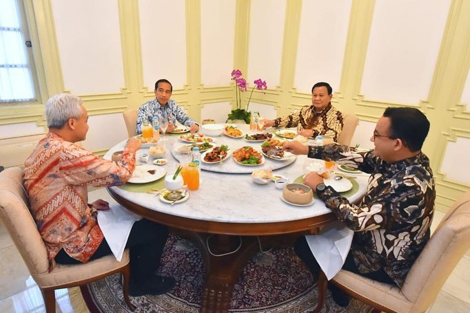 Presiden Joko Widodo bertemu dengan 3 Capres di meja makan (dok: Instagram/aniesbaswedan)