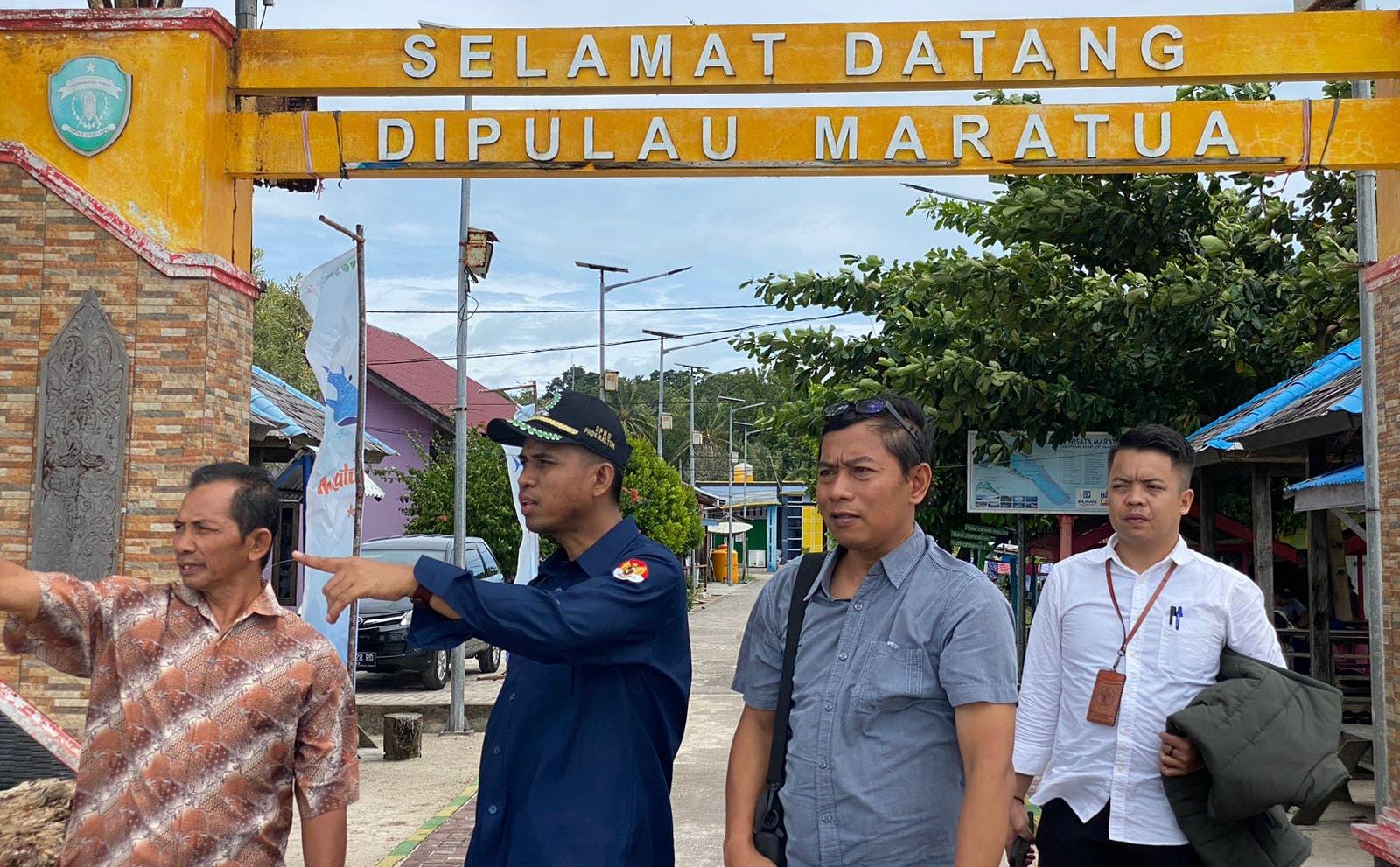 Anggota DPRD Kaltim Sutomo Jabir saat berkunjung ke Kabupaten Berau, Kecamatan Maratua (foto:Tekapekaltim)