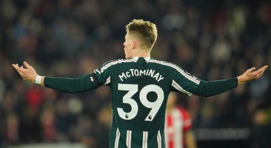 Reaksi Scott McTominay dalam laga Sheffield United vs Manchester United pada pekan ke-9 Premier League 2023/2024, Minggu (22/10/2023) dini hari (foto:bola.net)