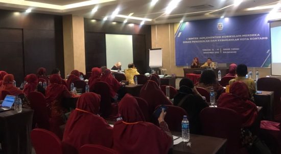 bimbingan teknis Implementasi Kurikulum Merdeka untuk Tim Pengajar Bontang di Hotel Grand Tjokro Balikpapan (dok: Tekapekaltim)