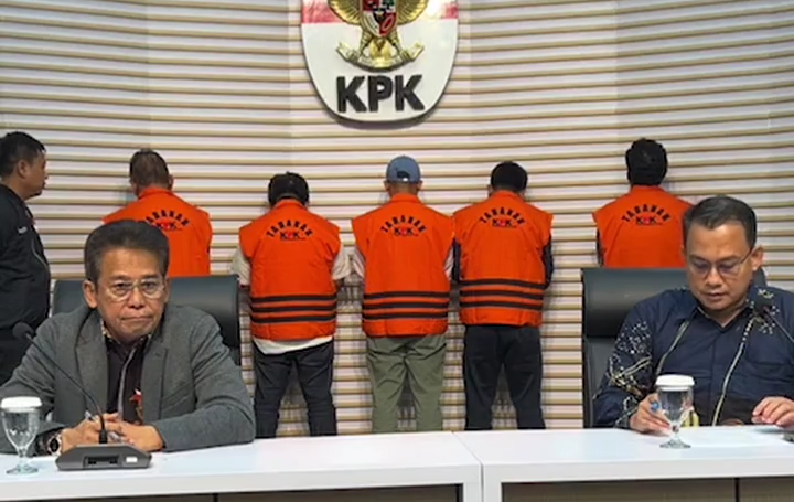 Tersangka korupsi ditahan KPK (Dok: tangkapan layar/kpk)