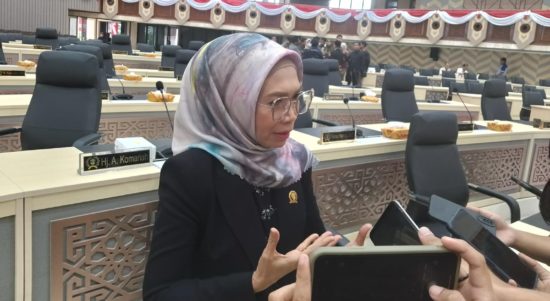 Wakil Ketua Komisi IV DPRD Kalimantan Timur, Puji Setyowati paparkan konsep responsif gender (dok:Tekapekaltim/agu)