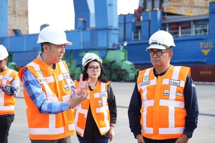 Penjabat Gubernur Kalimantan Timur Akmal Malik kunjungi pelabuhan peti kemas Kariangau Balikpapan (dok: ditjenotda)