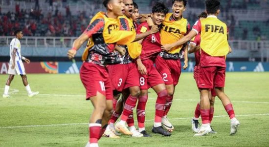 Skuad Timnas Indonesia U-17 merayakan gol Arkhan Kaka ke gawang Panama U-17 di matchday 2 Grup A Piala Dunia U-17 2023 di Stadion Gelora Bung Tomo, Surabaya (dok: Bagaskara Lazuardi)