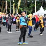 Senam Bersama dalam Rangka Hari Kesehatan Nasional ke-59 di Halaman Stadion Gelora Kadrie Oening Sempaja. (dok. Ist)