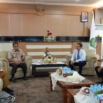 Akmal Malik menerima kunjungan pihak PT Jamkrida Kaltim di Ruang VVIP Kompleks Pendopo Odah Etam (dok:adpim/provkaltim)
