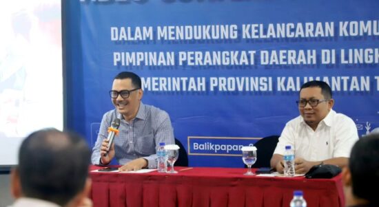 Kepala Dinas Komunikasi dan Informatika Provinsi Kalimantan Timur Muhammad Faisal saat membuka pelatihan Video Conference (dok: @faisal_samarinda)