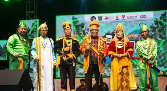 Diskominfo Samarinda persembahkan Musik Salating dan Sandiwara Mamanda dalam pagelaran Festival Mahakam ke-23, (24-25/11/2023). (ig/pemkotsamarinda)