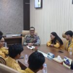Kunjungan mahasiswa Unmul di ruang kerja Kepala Dinas Komunikasi dan Informasi Provinsi Kalimantan Timur Muhammad Faisal (dok: @faisal_muhammad)