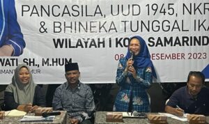 Wakil Ketua Komisi IV DPRD Kalimantan Timur Puji Setyowati menggelar Sosialisasi Wawasan Kebangsaan (dok: Pribadi)