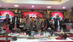 Press release pengungkapan kasus premanisme di Polda Kaltim (foto: Humaspoldakaltim)