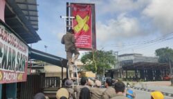 Satpol PP Balikpapan tertibkan reklame rokok (dok: ist)