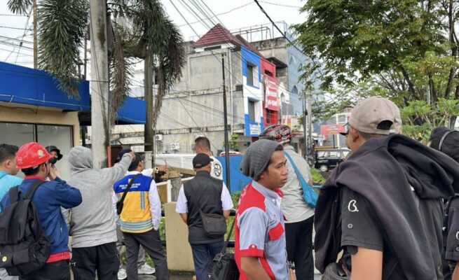 Pengerjaan jalan di Balikpapan