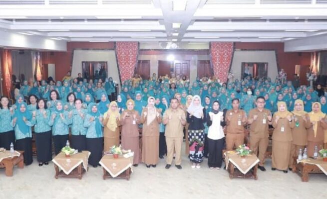 Pemerintah Kota Bontang melalui Dinas Pemberdayaan Masyarakat (DSPM) bersama Tim Penggerak PKK menggelar kegiatan self healing yang menyasar perempuan dan kader PKK. Kegiatan ini resmi dibuka oleh Wakil Wali Kota Bontang, Agus Haris, di Auditorium 3 Dimensi, Rabu 7 April 2026.