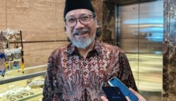 Kepala Dinas Lingkungan Hidup (DLH) Kutim, Aji Wijaya Effendi. (dok: ist)