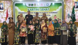 Peringatan Hari Kartini di Balikpapan tahun ini diisi dengan kegiatan edukatif yang menekankan pentingnya peran ibu dalam pengasuhan anak dan menjaga kesehatan keluarga di tengah tantangan era digital.