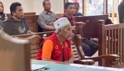 Sidang perkara dugaan pembunuhan terhadap seorang penjaga toko di Balikpapan Utara kembali berlanjut di Pengadilan Negeri Balikpapan, Senin (26/4/2026). (dok: Han)