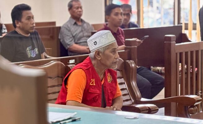 Sidang perkara dugaan pembunuhan terhadap seorang penjaga toko di Balikpapan Utara kembali berlanjut di Pengadilan Negeri Balikpapan, Senin (26/4/2026). (dok: Han)