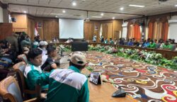 Ratusan pekerja dari berbagai sektor di Kabupaten Kutai Timur menggelar aksi unjuk rasa dalam rangka memperingati Hari Buruh Internasional, Jumat (1/5/2026).