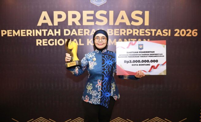 Pemerintah Kota Bontang kembali mencatatkan prestasi membanggakan di tingkat nasional dengan meraih penghargaan Terbaik I kategori kota dalam ajang Apresiasi Pemerintah Daerah Berprestasi 2026 Regional Kalimantan. Penghargaan tersebut diserahkan di Hotel Platinum Balikpapan, Selasa (5/5/2026).