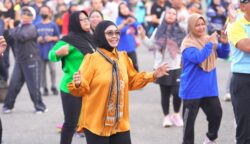 Peringatan Hari Buruh Internasional (May Day) 2026 di Kota Bontang berlangsung semarak di Lapangan Parkir DPMPTSP, Jumat (1/5/2026) pagi.