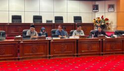 Komisi B saat rapat pembahasan Raperda Kepemudaan