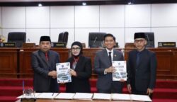 Dalam dokumen yang disepakati pada rapat paripurna DPRD Kota Bontang, Selasa (4/8/2026), pendapatan daerah diperkirakan mencapai Rp1,953 triliun. Nilai itu menurun sekitar 31,39 persen dibandingkan realisasi pendapatan pada 2025.